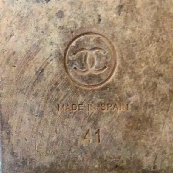 CHANEL SLIDES - Picture 3 of 11